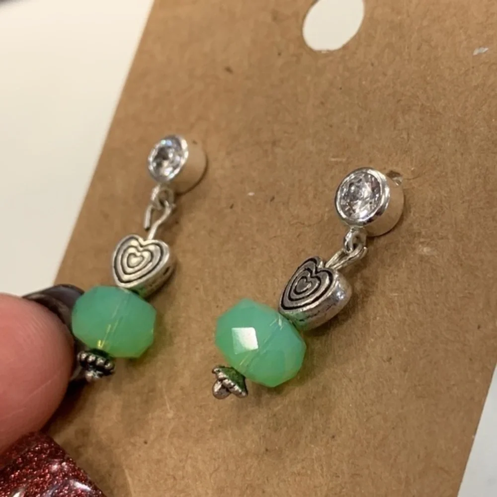 💐5/25 heart bead Green faceted glass crystal silver tone dangle drop victorian